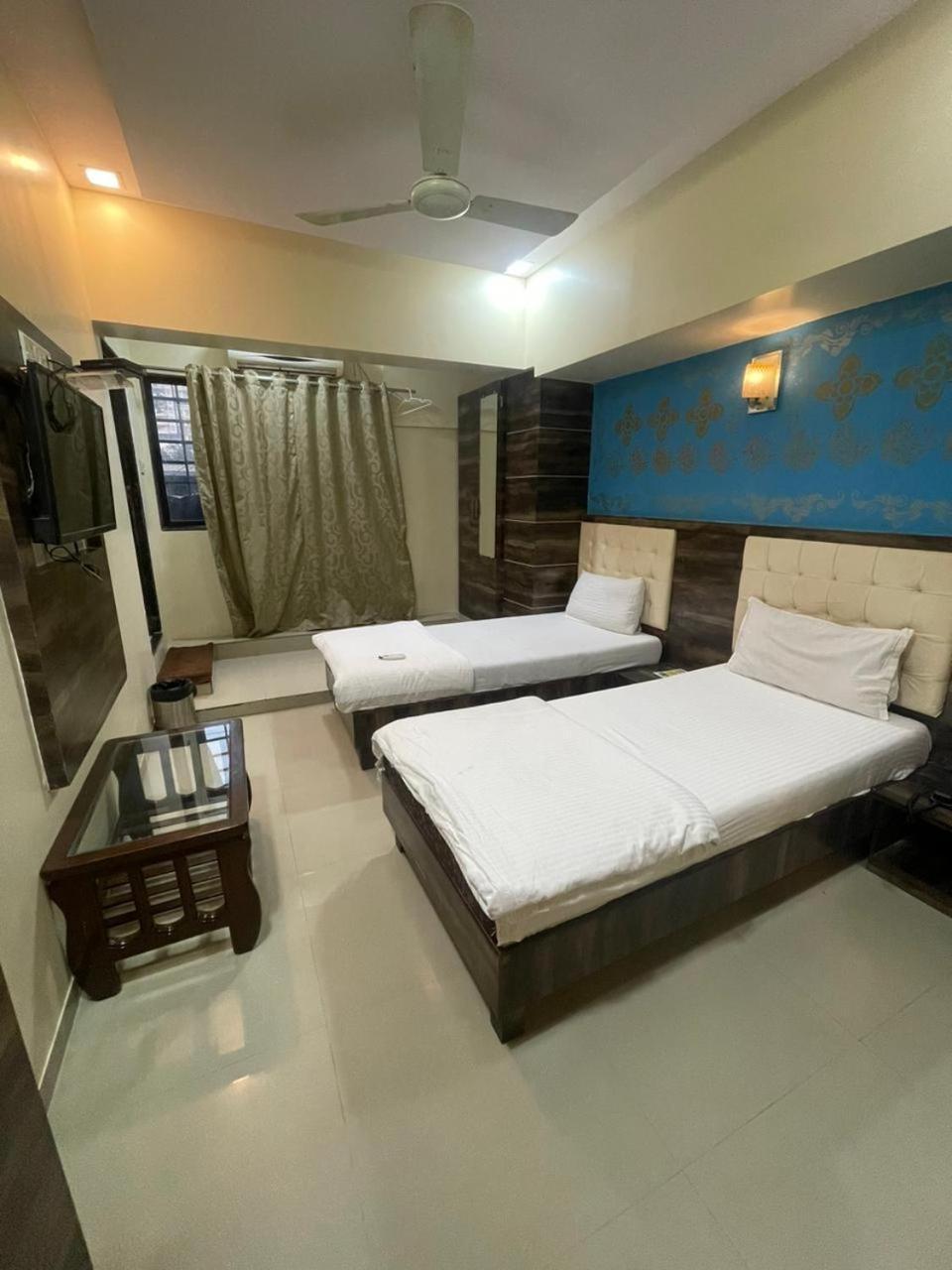 Hotel Golden Park Near Nesco Mumbai Bagian luar foto