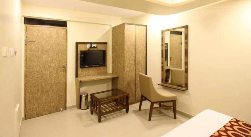 Hotel Golden Park Near Nesco Mumbai Bagian luar foto
