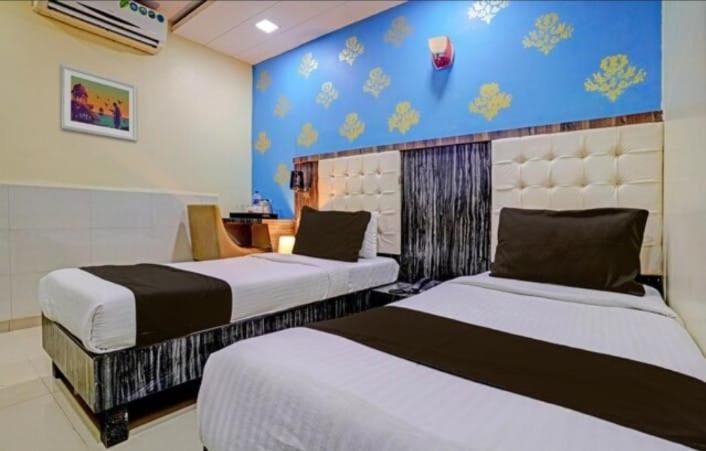 Hotel Golden Park Near Nesco Mumbai Bagian luar foto